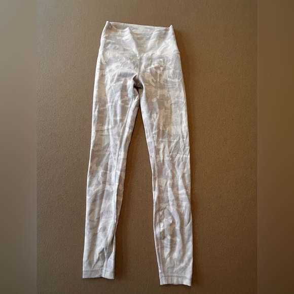 Luulemon Wunder Under 25" Incognito Camo Jacquard Alpine White Starlight size 4​ - Picture 2 of 4